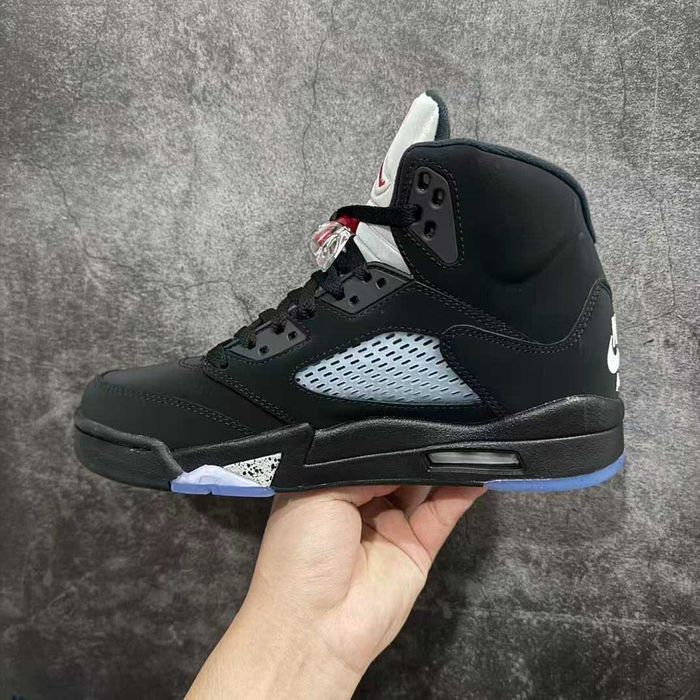 Nowy Jordan 5 w pełnej gamie
