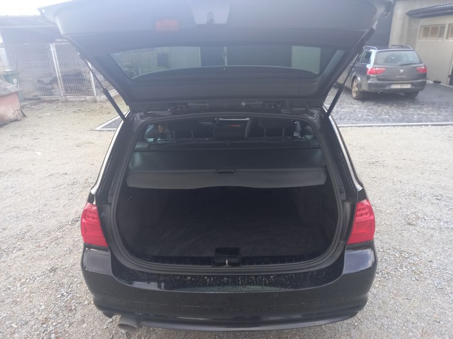 samochód osobowy bmw 3 2009