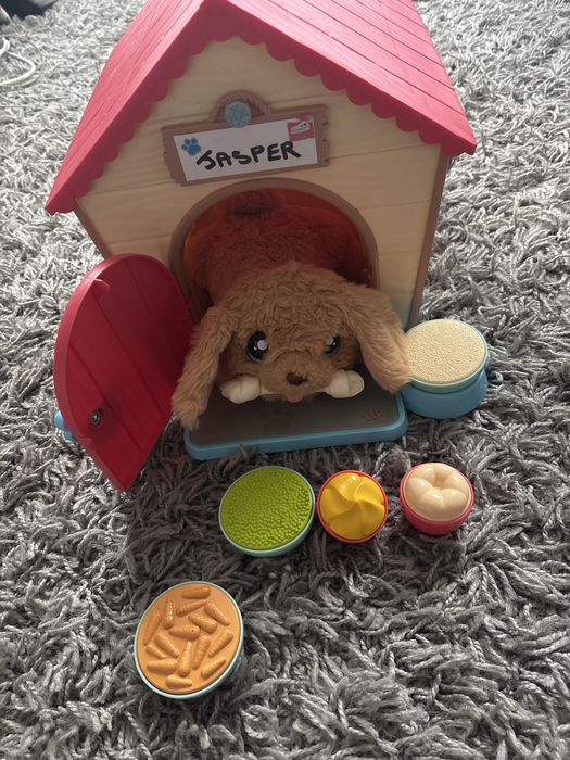 Piesek interaktywny z domkiem