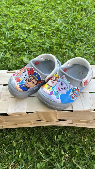 Crocs Sandały / Kapcie / Klapki