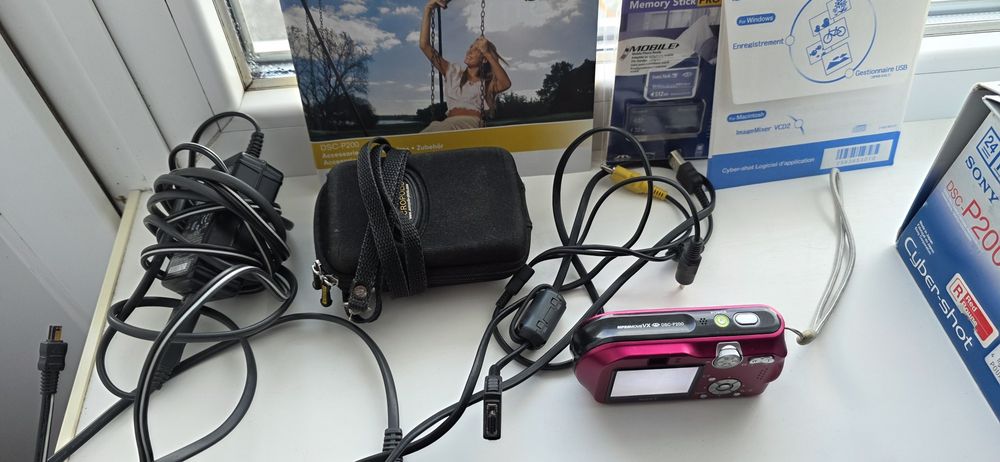 Фотоапарат Sony  p200