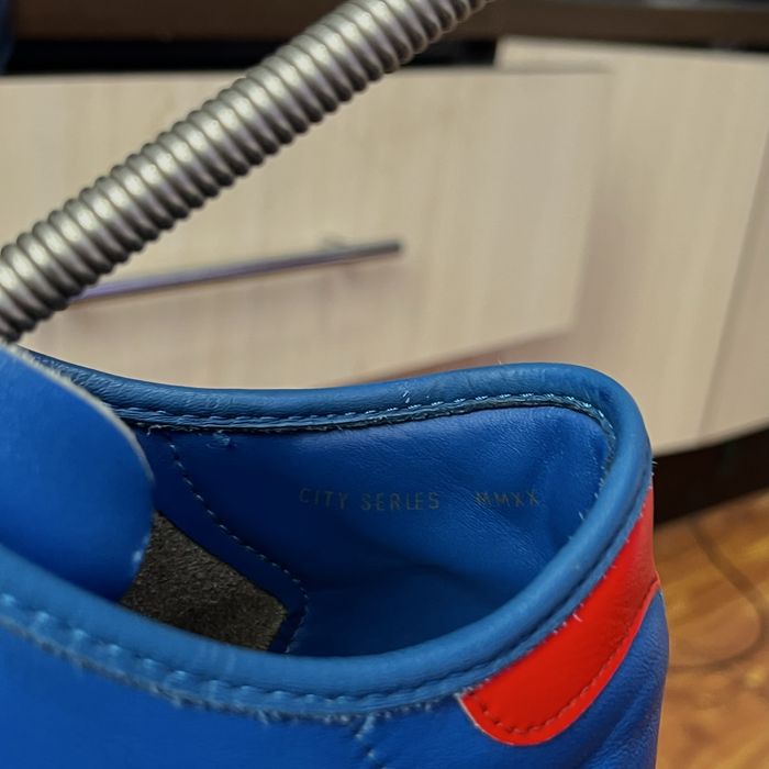 Adidas Paris.