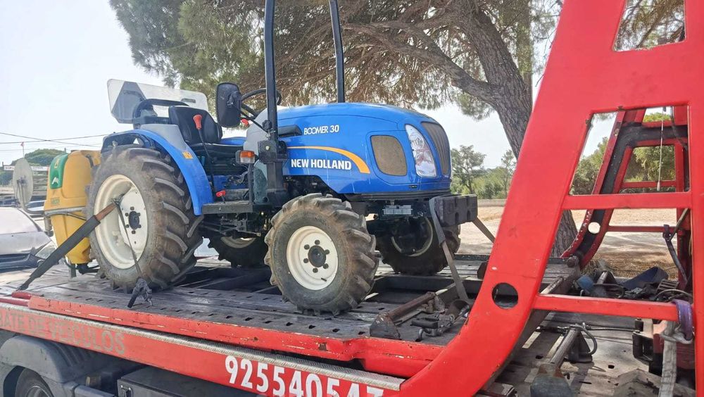Trator agrícola New Holland Boomer 30 4*4