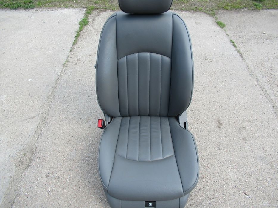 mercedes CLS 219 fotel kierowcy SIWY ładny