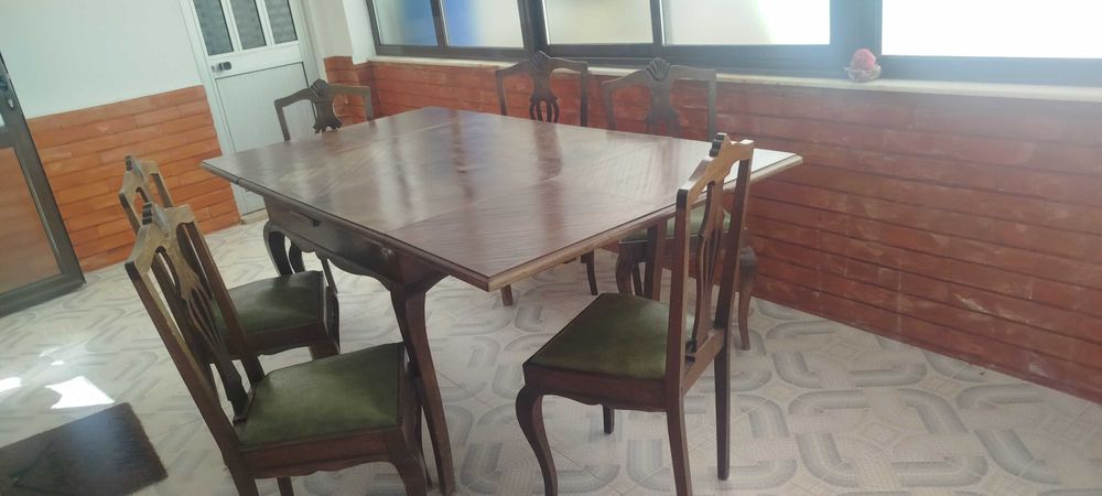 Mesa de Jantar Extensível em Madeira Maciça + 6 Cadeiras