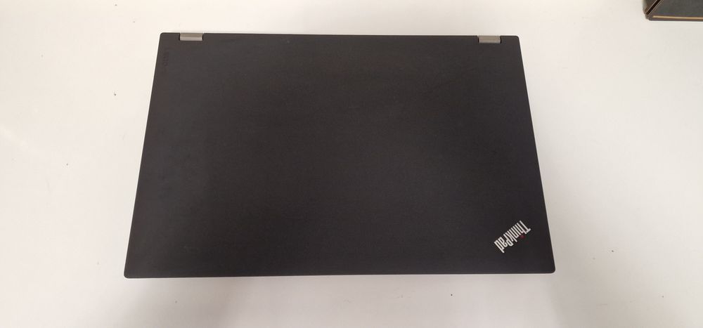 Lenovo ThinkPad P70 / Quadro M600M / i7-6820HQ / 16GB / 17.3"