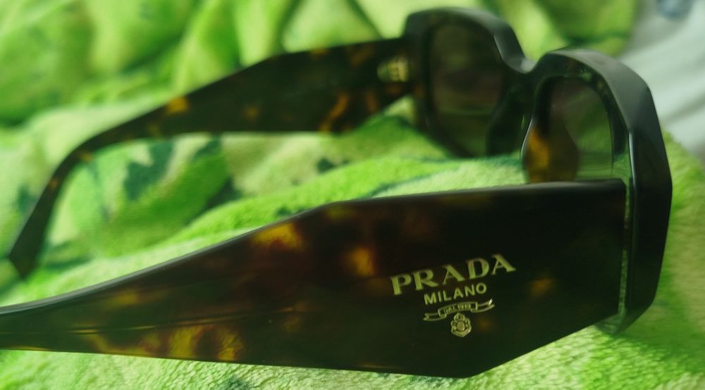 Okulary przeciwsłoneczne PRADA