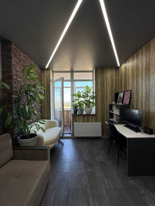 Квартира з ремонтом та видом на захід сонця