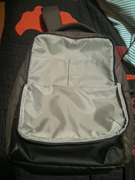 Vendo mochila preta da Xiaomi de 21 litros