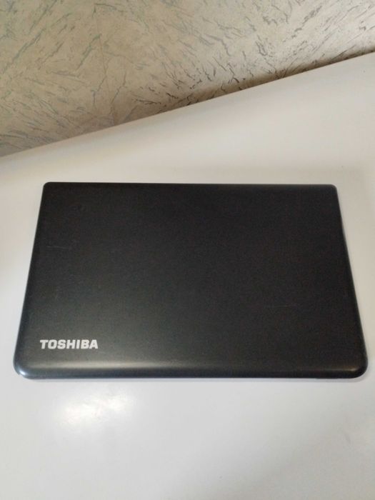 Ноутбук Toshiba C70D-B10 | 17.3 дм | 4 ядра AMD A4-6210 | видео 1гб | 8/1000гб | батарея час