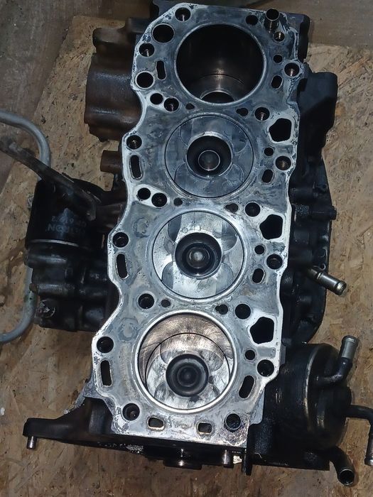 Блок двигуна Toyota RAV 4 1CD tovota avensls