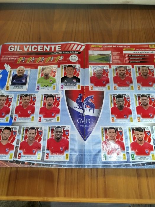 CADERNETA DE FUTEBOL 2019-20 da Panini . Completa