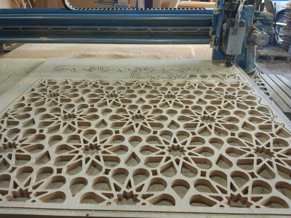 Фрезеровка на станках ЧПК / Фрезерування фанери, капролону, текстоліту