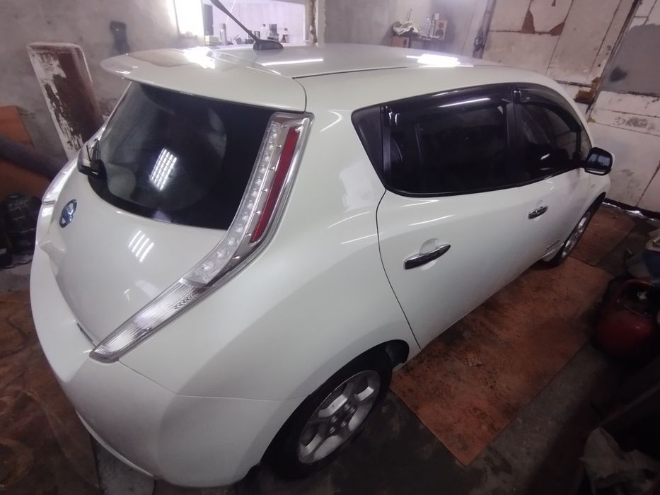 Nissan lif 2012 рік