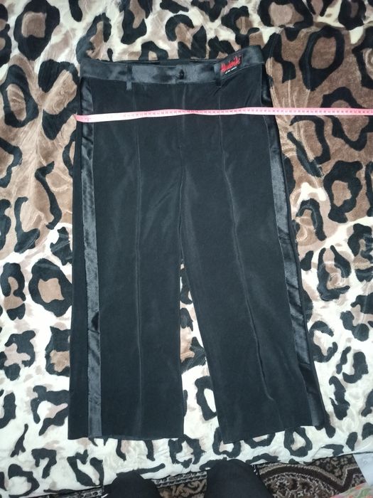 Продається боді ,жилетка та штани для  танців