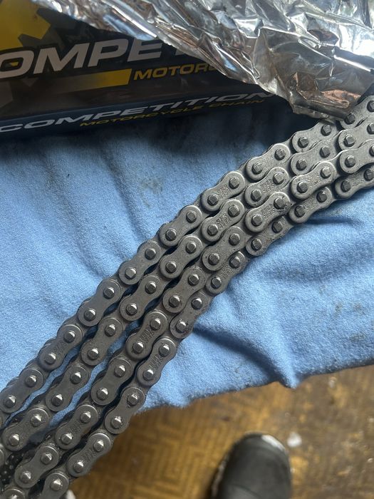 Ланцюг новий 428