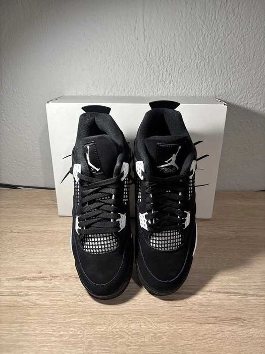 Jordan 4 Retro White Thunder Rozmiar 43