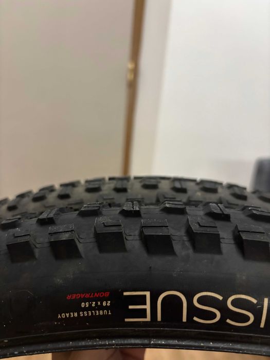 Oponę MTB Bontrager XR5 Team Issue 29x2.5