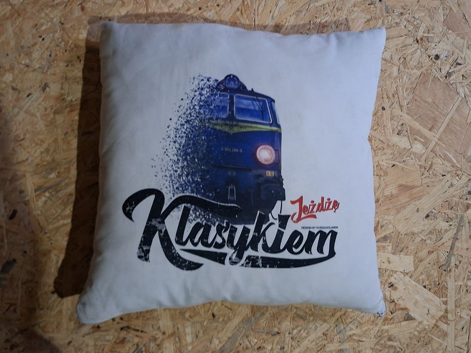 Poduszka jeżdżę klasykiem z lokomotywą ET22