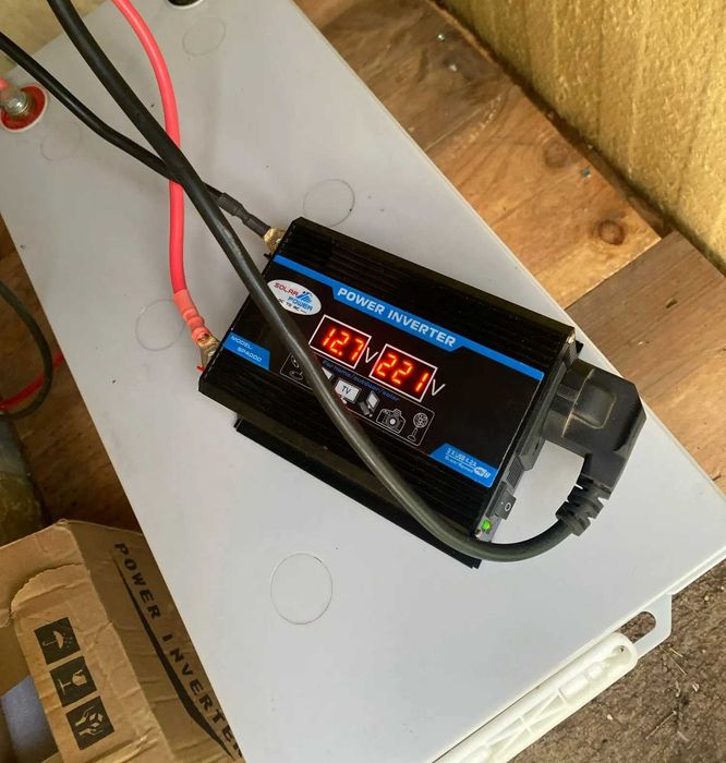 Универсальный инвертор Car Inverter 1000 Вт на 12 В с LED-дисплеем