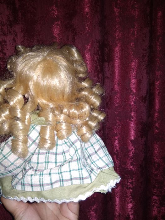 Керамическая куколка из серии "поцелуй"