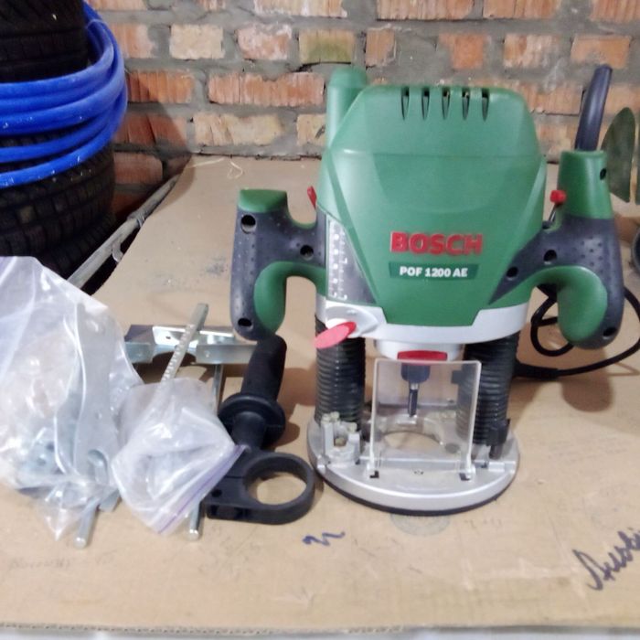 Фрезер Bosch POF 1200 AE, 1200 Вт