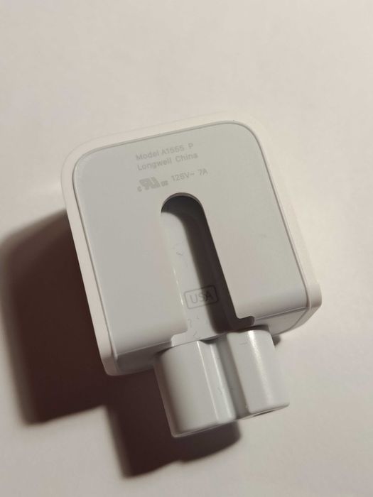 Адаптер Apple A1555 P