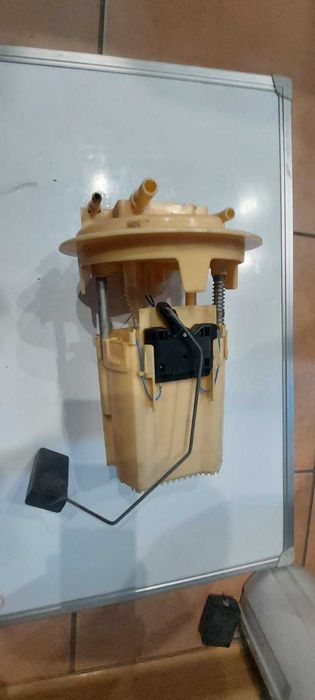 Бензонасос с датчиком уровня на Peugeot 207