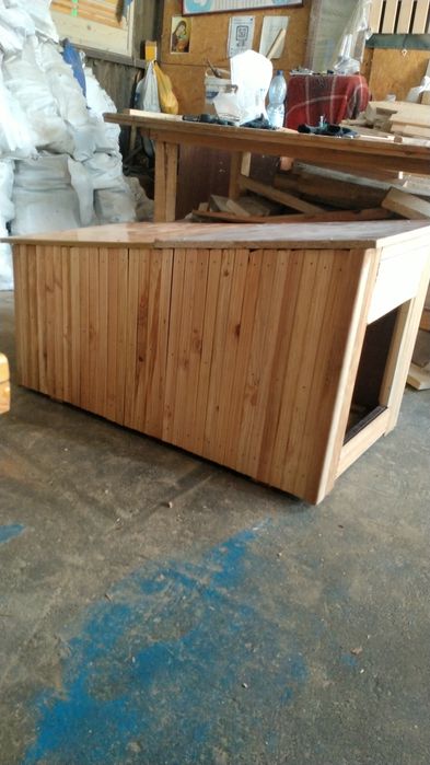 Собача будка з натуральної деревини