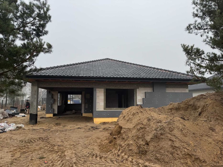 Wolnostojący parterowy z dużym garażem oraz tarasem 600 m Las