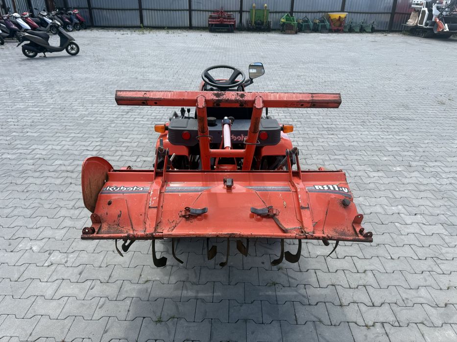 Японський трактор Kubota A13