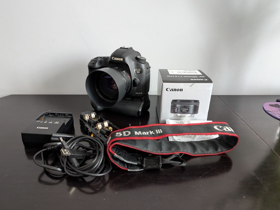 Canon 5D MKIII Mark III + obiektyw 50mm f/1.8 STM + grip. 77tys zdjęć.