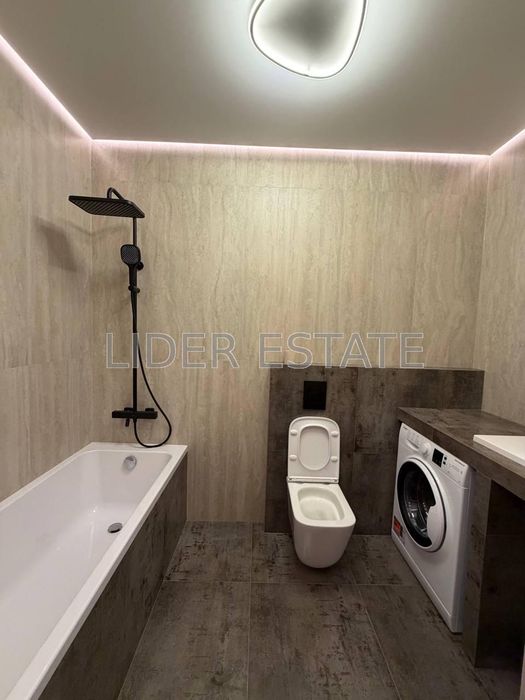 Продам 1,5 кімн. квартиру 43 м² у ЖК KRONA house, Ужгород, 9/9 пов. Забронюй зараз!