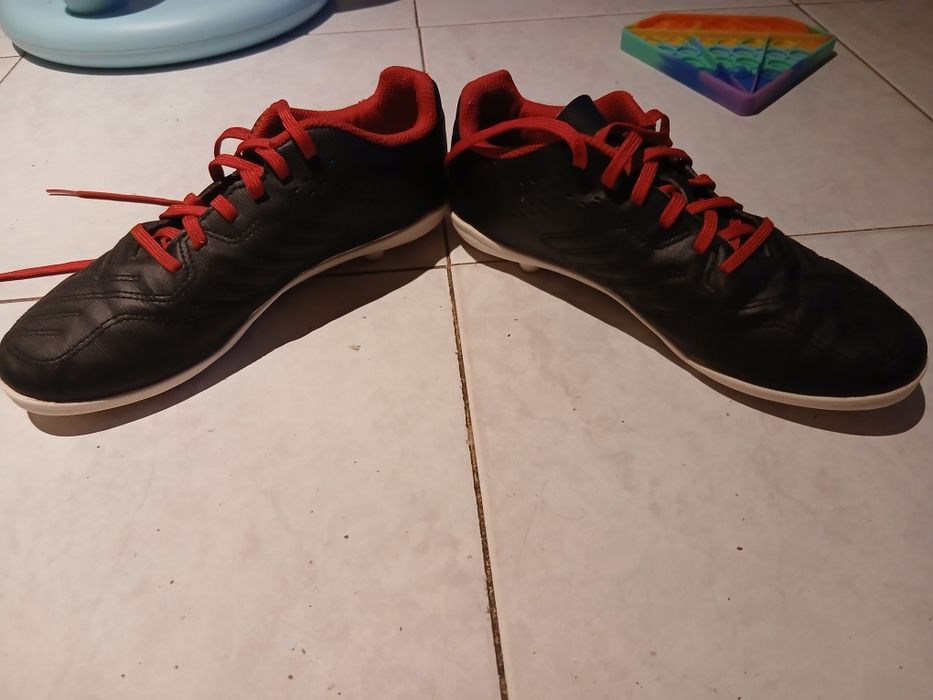 Chuteiras da kipsta n°36 usadas uma vez