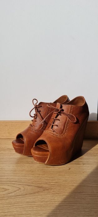 Sandálias Zara pele 38