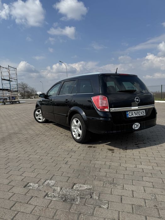 Продам Opel Astra H