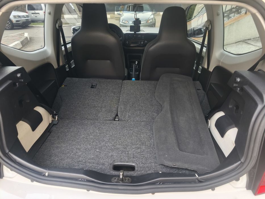 Volkswagen up!  Стильний, компактний, економний, надійний автомобіль