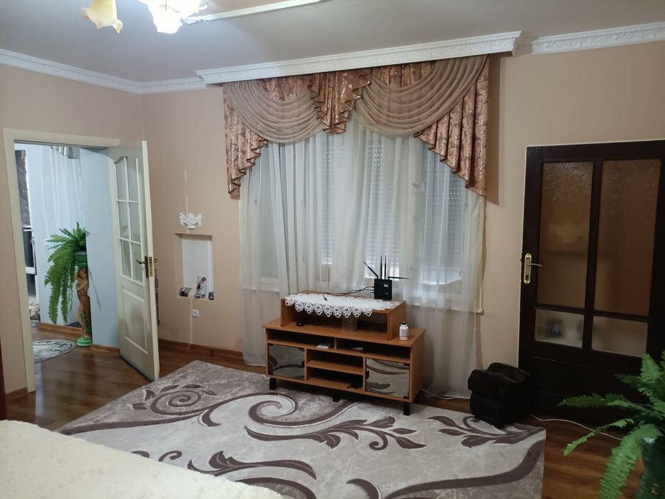 3хкімнатний будинок з прибудовами, великою ділянкою та гаражем