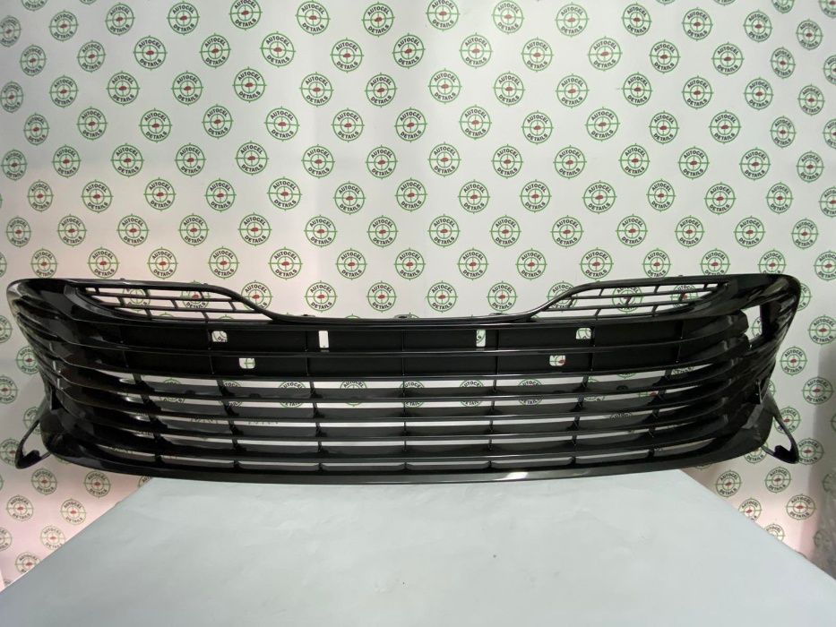 Нижняя решетка радиатора Camry 70 Камри70 новая оригинал