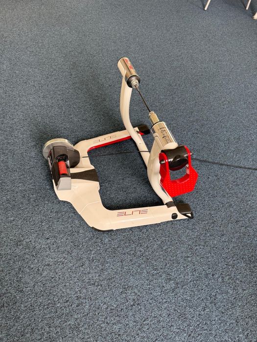 Trenażer rowerowy ELITE Qubo Power Mag Smart B+