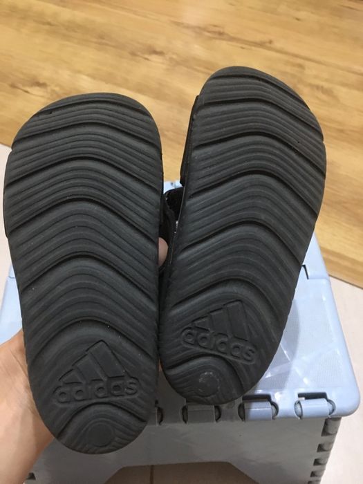 Sprzedam  Sandalki  adidas