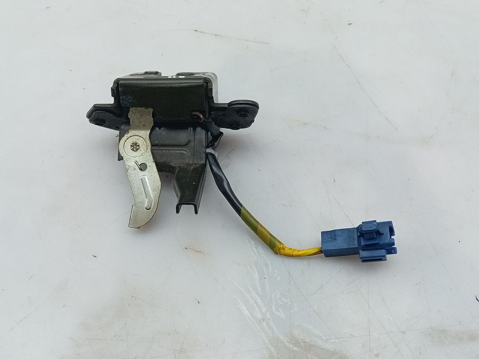 Fechadura / fecho da mala TOYOTA Yaris (_P9_)