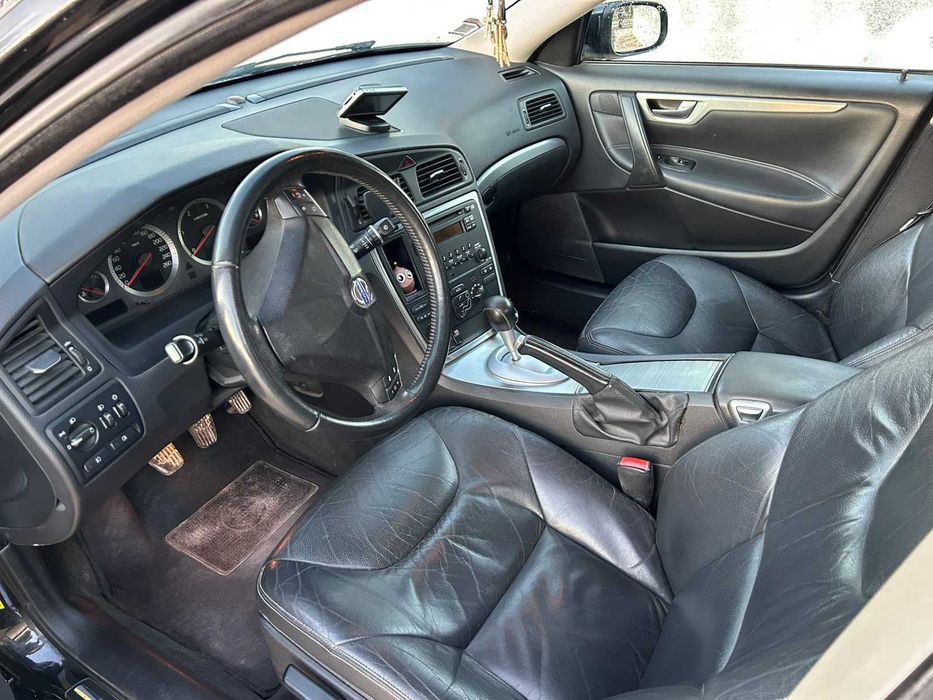 Volvo S60 2.4 D5 — photo 2