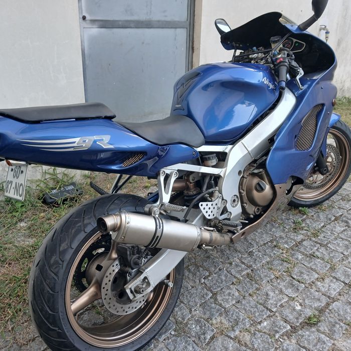 Kawasaki Ninja ZX9R