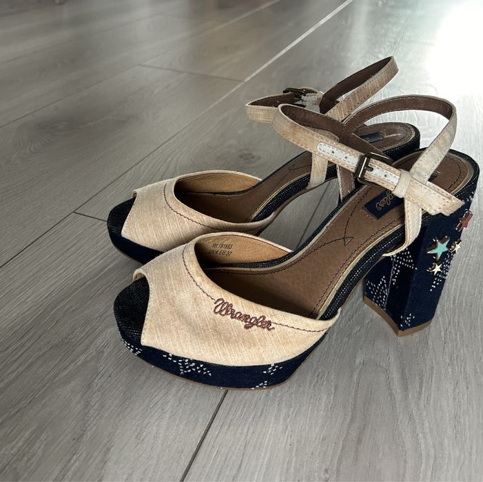 Wrangler, sandały na obcasie rozmiar 37