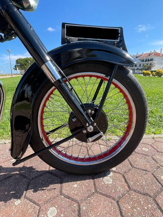 Ariel red hunter