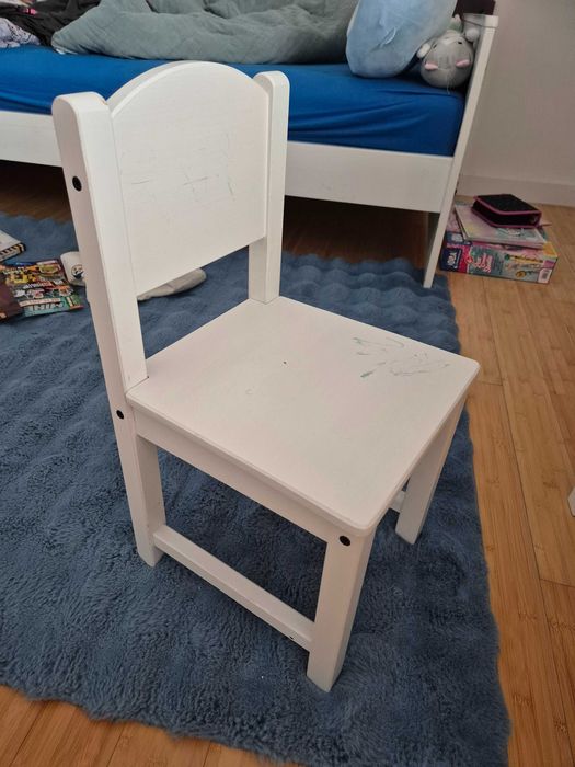 Stolik i krzesło dla dziecka