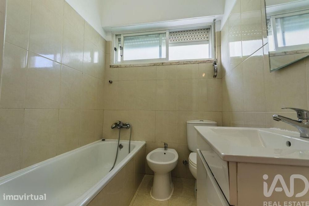 Apartamento T4 em Beato de 86 m2