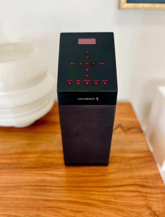 Rádio e coluna de som Jacobsen