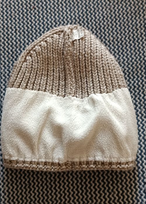 Шапка с натуральным бумбоном,55,шапка с вязанным бумбоном,56,шапка,57.